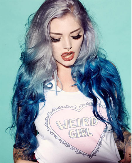 ผมสีน้ำเงิน