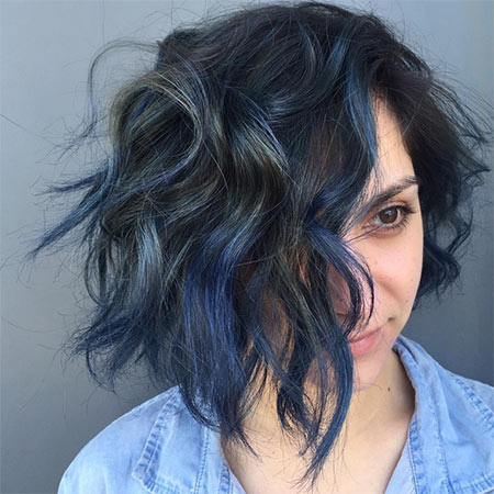 ผมสีน้ำเงิน