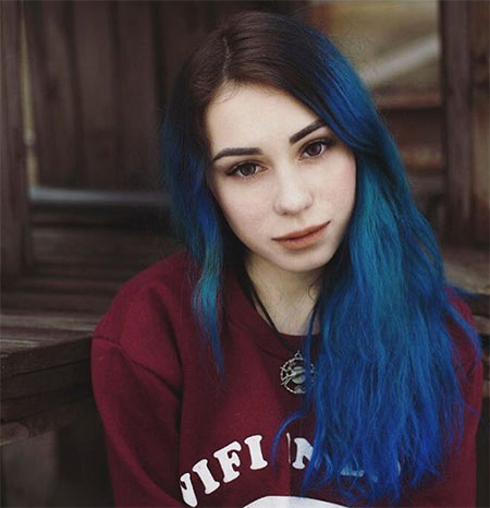 ผมสีน้ำเงิน