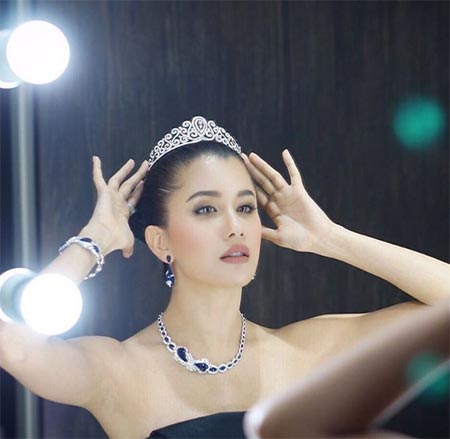 สร้อยข้อมือดารา