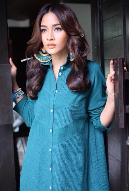 สร้อยข้อมือดารา