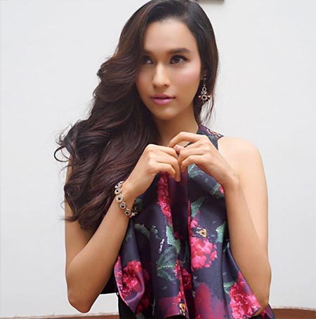 สร้อยข้อมือดารา