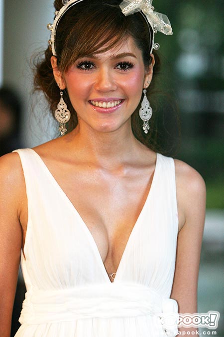 ชมพู่ อารยา