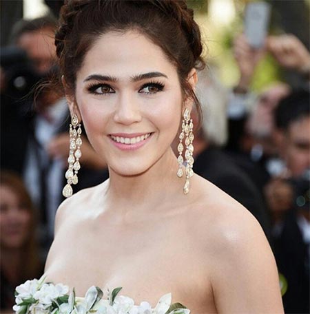 ชมพู่ อารยา