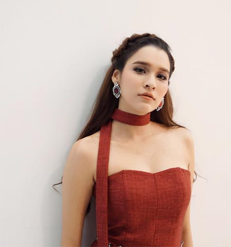 ทรงผมเปียออกงาน