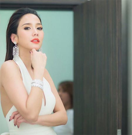 อั้ม พัชราภา ไชยเชื้อ