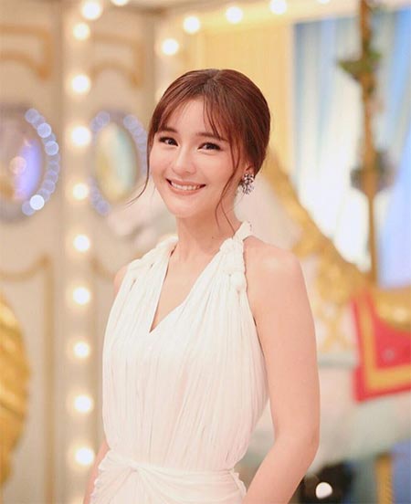 ออม สุชาร์