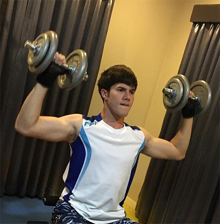 มิกค์ ทองระย้า