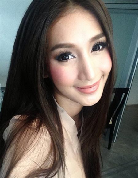 เนย โชติกา