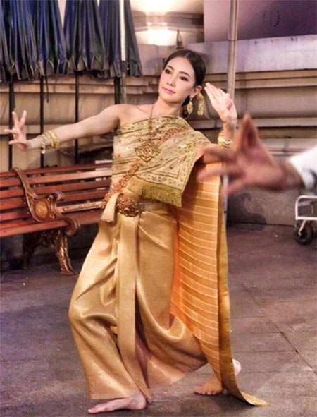 นุ่น วรนุช