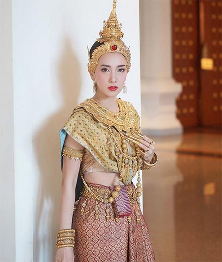 นุ่น วรนุช