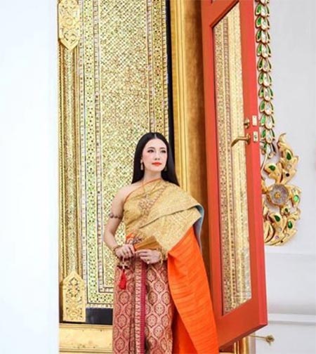 นุ่น วรนุช