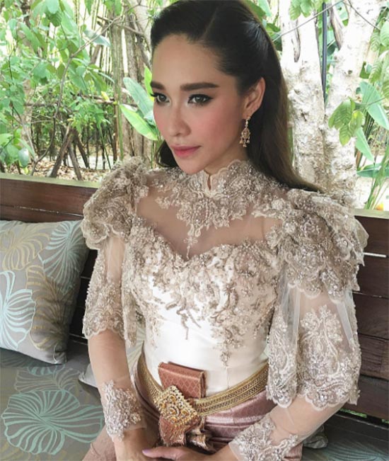 พลอย เฌอมาลย์