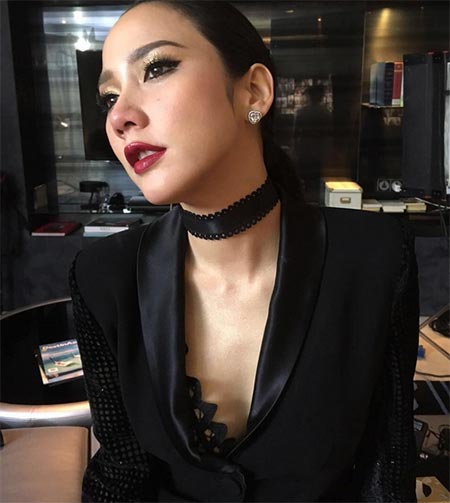 แฟชั่นสร้อย Choker