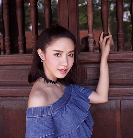 แฟชั่นสร้อย Choker