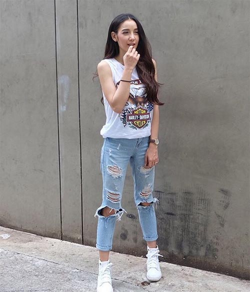 ดาราใส่ยีนส์ขาด