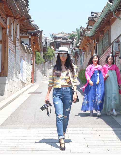 ดาราใส่ยีนส์ขาด