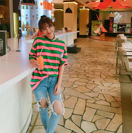 ดาราใส่ยีนส์ขาด