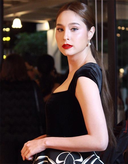 ขวัญ อุษามณี