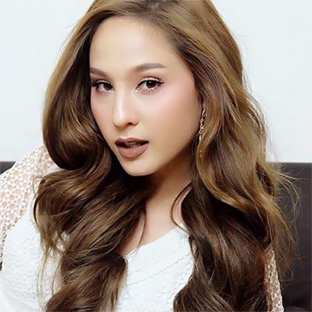 ขวัญ อุษามณี