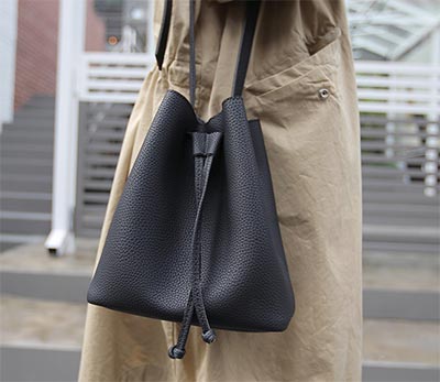 กระเป๋าสีดํา