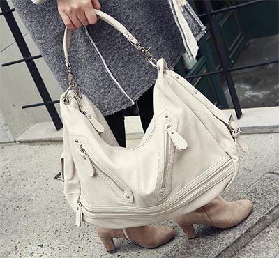 กระเป๋าสีขาว