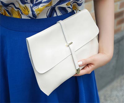 กระเป๋าสีขาว