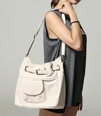 กระเป๋าสีขาว