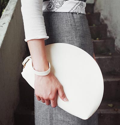 กระเป๋าสีขาว