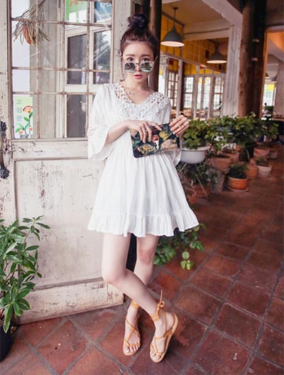 ชุดเดรสสีขาว