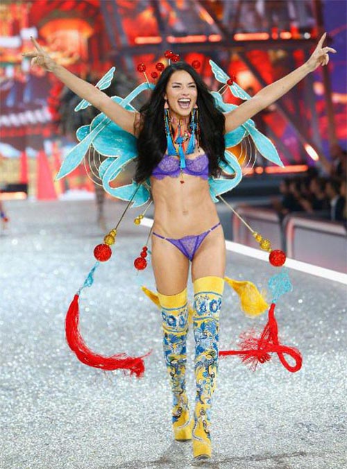 นางแบบวิคตอเรีย ซีเคร็ท