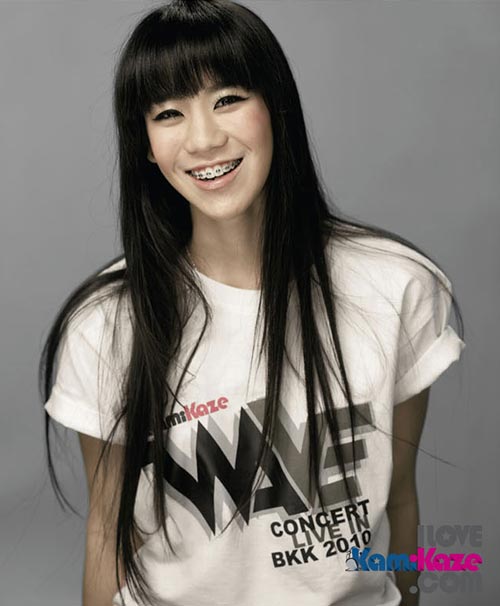 ดาราใส่เหล็กดัดฟัน