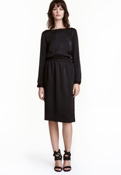 ชุดกระโปรงสีดำ