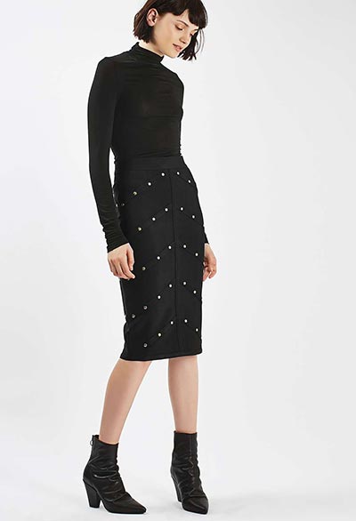 ชุดกระโปรงสีดำ