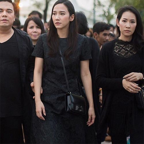 การแต่งกายไว้ทุกข์