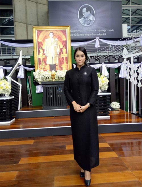 การแต่งกายไว้ทุกข์