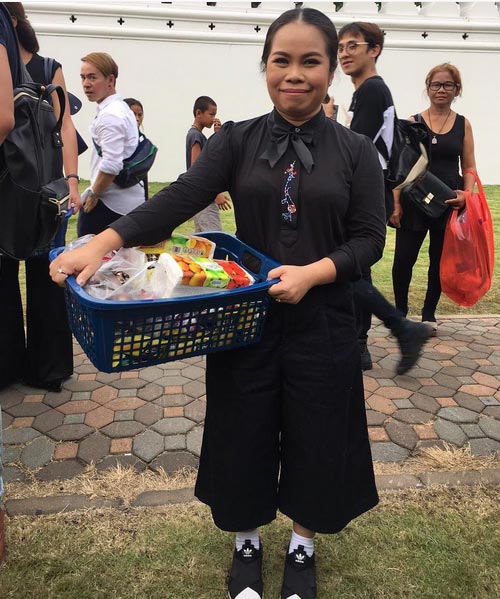 การแต่งกายไว้ทุกข์