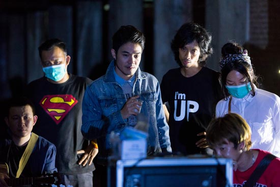  ปั้น แบชเชอร์ MV เพลง พูดผ่านกำแพง