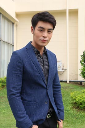 รักหลงโรง