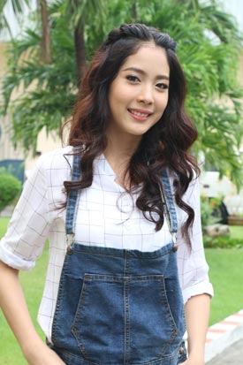 รักหลงโรง