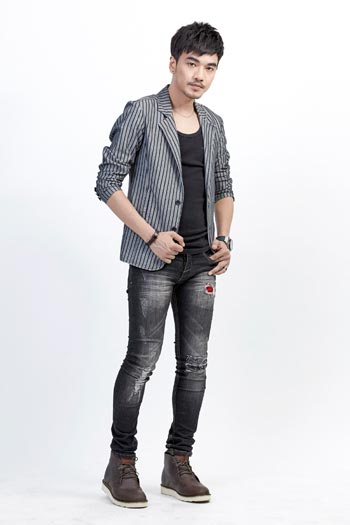 โก๊ะ นิพนธ์ 