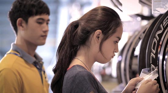 เดียร์ The Mazz MV เพลง เลี้ยงง่ายง่ายผู้ชายโง่โง่