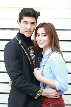 บัลลังก์รักคู่จิ้น 