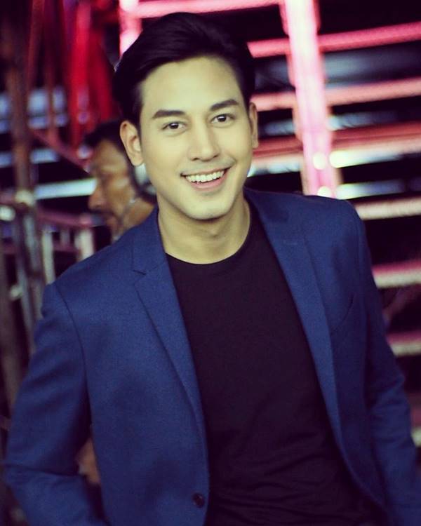 ป๊อป ฐากูร