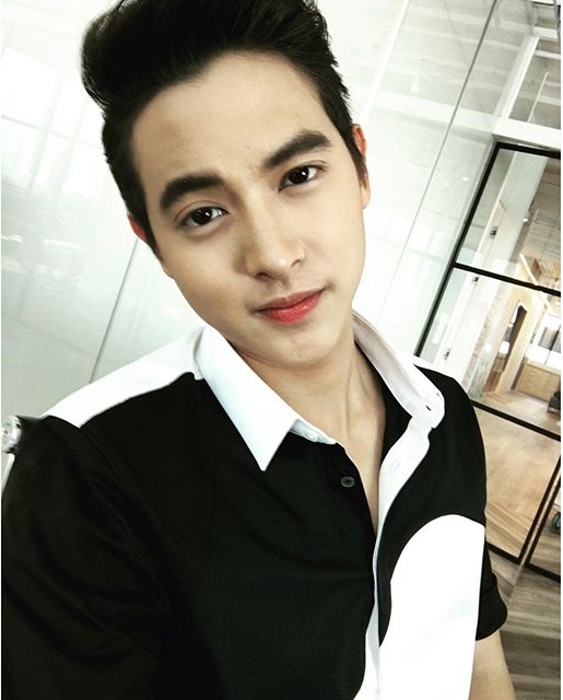 เจมส์ จิรายุ