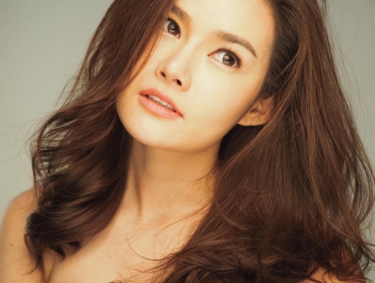 หญิง รฐา หญิง รฐา