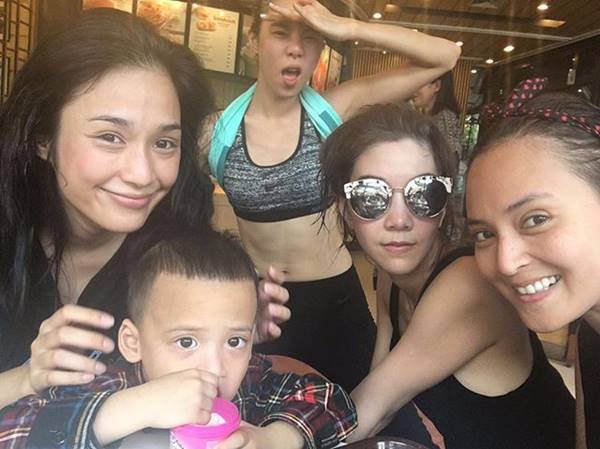 แก๊งนางฟ้าหน้าสด