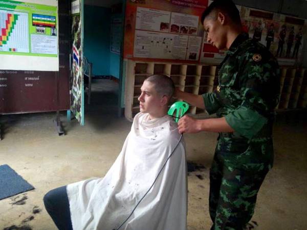 ดาราเกณฑ์ทหาร