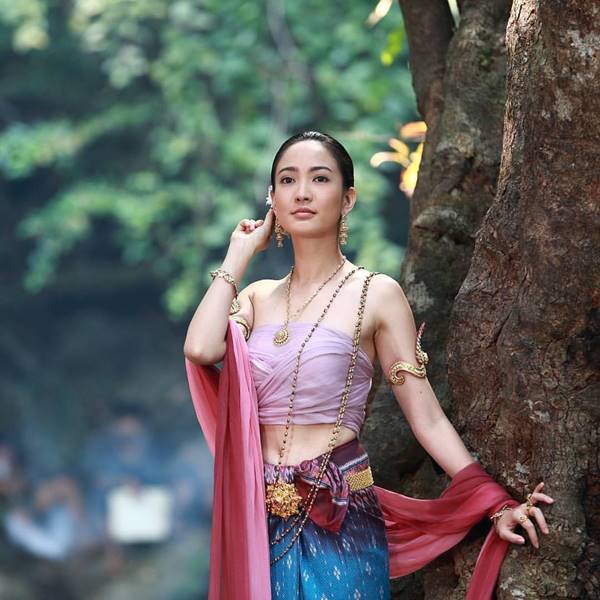 ละครนาคี