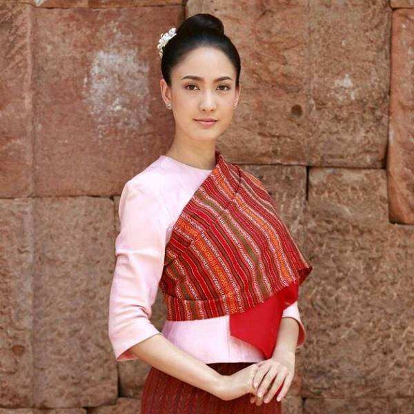 ละครนาคี